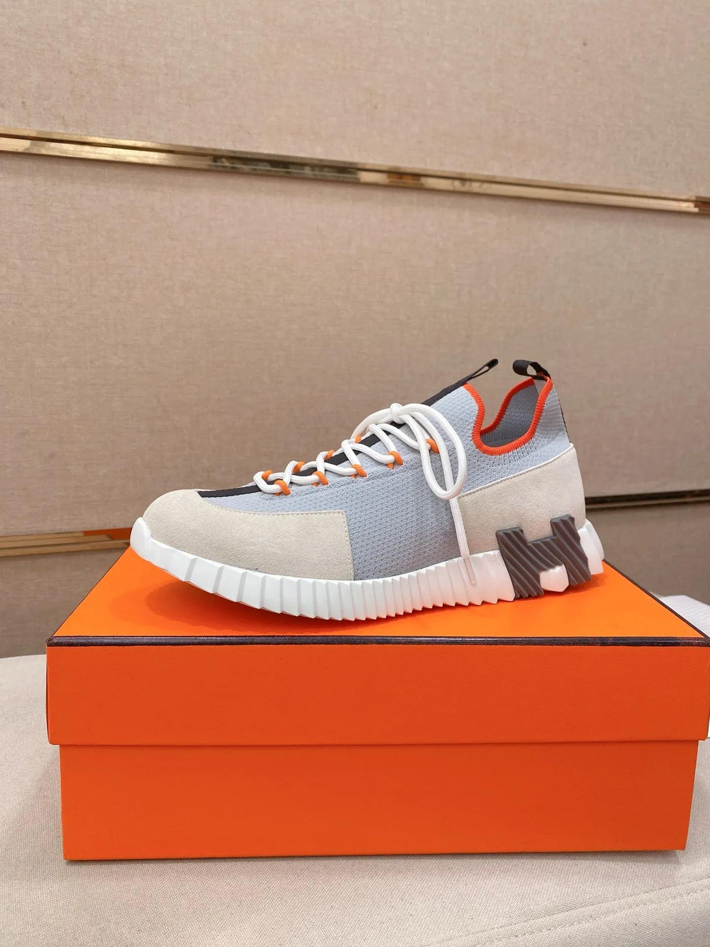 Men's clothing and shoes💰: 620💰《HERMES》【Classic Original Version】Hermès; Top 🔝 Purchasing Agency 🔍🔍Men's latest 🇺🇸 counters are on sale simultaneously, original imported from Italy ▲▲Silk cowhide with breathable fabric ▲▲ (high-end and expensive Qi·Grade) Exquisite workmanship (Italian 🇮🇹Imported water-dyed 🐂cowhide lining) Sole: Original sole provided by the original factory, ⚠️Exclusive double-layer activity·TPR·Rubber·Combined molded outsole; Super·comfortable·wear-resistant·non-slip·environmental protection The real thing is more beautiful if you take the real thing (high quality, follow the order), you can enter and exit the counter at will * Number of yards: 38·39·40·41·42·43·44# (can be customized 45.)